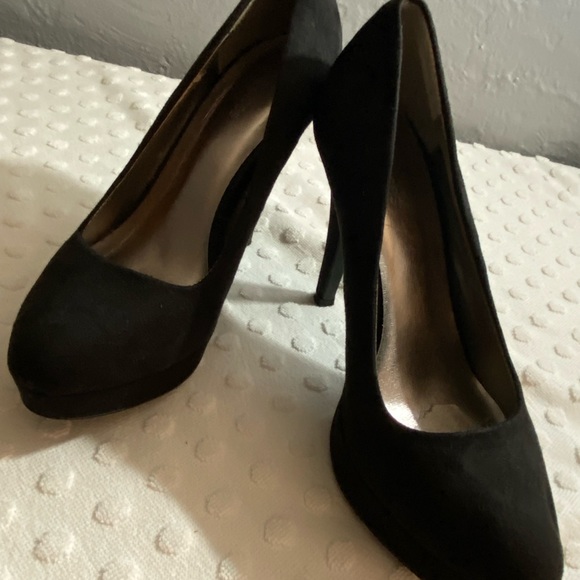 MAURICES Black Suede Platform pump - Picture 10 of 16
